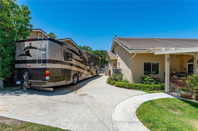 22501 Marilla Street, Chatsworth CA: https://media.crmls.org/medias/63e937c5-79ea-4011-9989-7be007ba200f.jpg