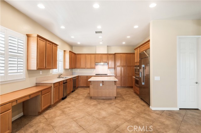 Detail Gallery Image 10 of 50 For 35975 Murano St, Murrieta,  CA 92562 - 3 Beds | 3/1 Baths
