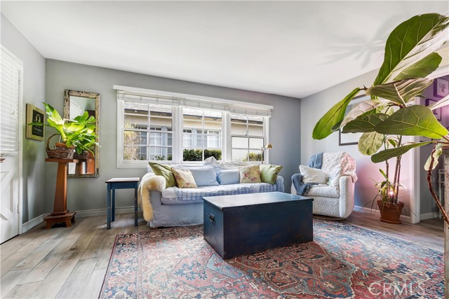 304 Dahlia Place, Corona del Mar CA: https://media.crmls.org/medias/63ea282e-02c5-41f8-b5c7-c0afbc2de4b1.jpg