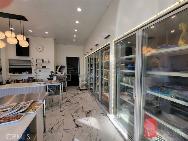 16320 S Western Avenue, Gardena CA: https://media.crmls.org/medias/63ea2963-c676-460a-ae89-5259bc836b0e.jpg