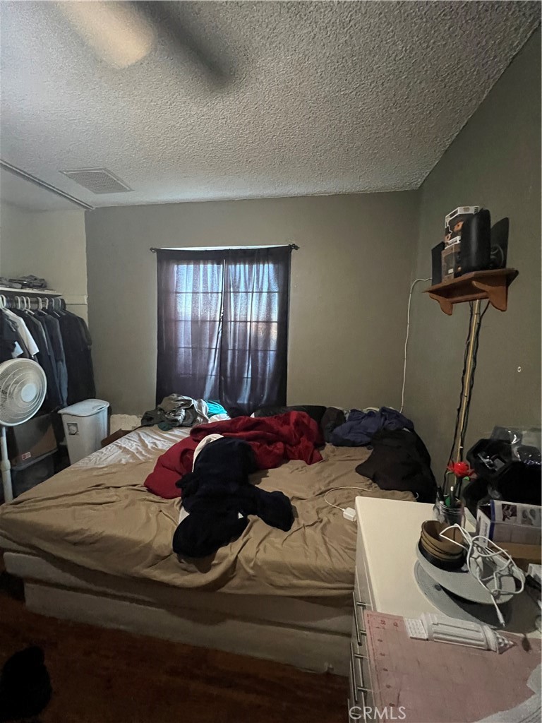 https://media.crmls.org/medias/63ebcfe1-22a9-4985-a41e-357441777b7a.jpg?preset=X-Large