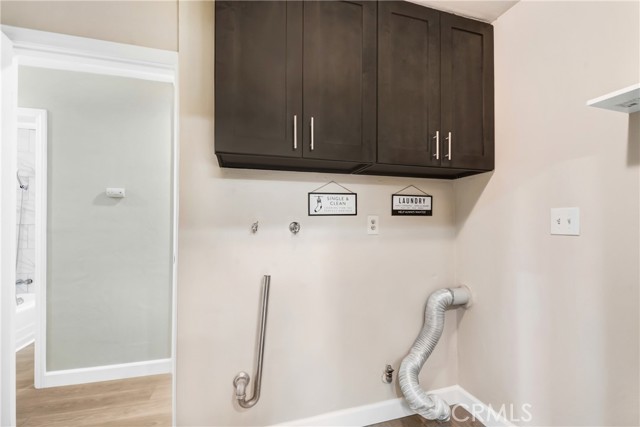 Detail Gallery Image 10 of 23 For 946 W Kendall, Corona,  CA 92882 - 3 Beds | 2 Baths