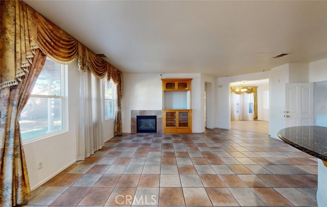 Detail Gallery Image 11 of 40 For 19 Sorbonne, Westminster,  CA 92683 - 5 Beds | 3 Baths