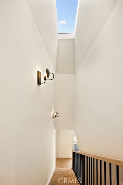 Detail Gallery Image 31 of 37 For 1839 Pitcairn Dr, Costa Mesa,  CA 92626 - 5 Beds | 4/1 Baths