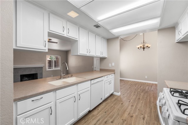 4633 Dowel Avenue, Palmdale CA: https://media.crmls.org/medias/63ee1eaf-7159-46ff-85b4-ff4f87420ea9.jpg