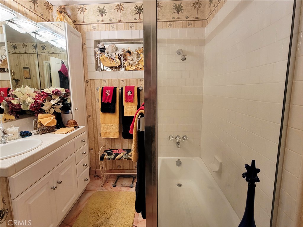 741 W 19th Street