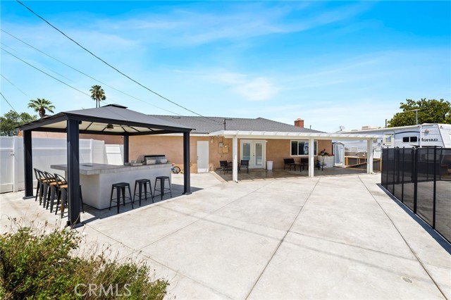 8710 Larkin Court, Riverside CA: https://media.crmls.org/medias/63eec840-82ec-4748-9e45-7df4c3cfad56.jpg