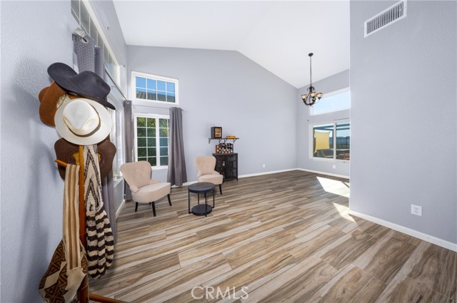Detail Gallery Image 9 of 56 For 39749 Almansa Ct, Murrieta,  CA 92562 - 4 Beds | 2/1 Baths