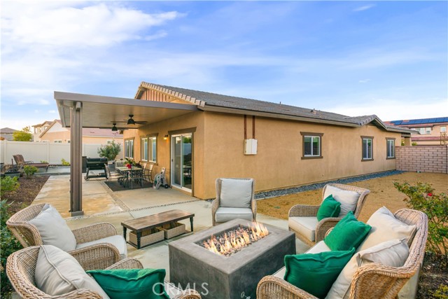 Detail Gallery Image 5 of 28 For 29723 Western Front, Menifee,  CA 92584 - 3 Beds | 3 Baths