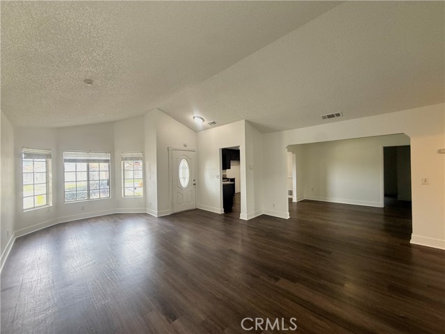 Detail Gallery Image 3 of 18 For 11638 Freedom Trl, Riverside,  CA 92503 - 4 Beds | 2 Baths