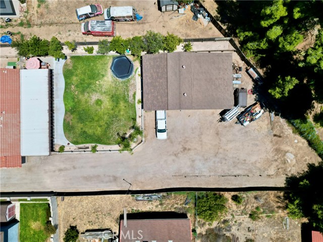 33127 Camelot Drive, Yucaipa CA: https://media.crmls.org/medias/63f130d6-b187-49a9-83b3-712003e5b800.jpg