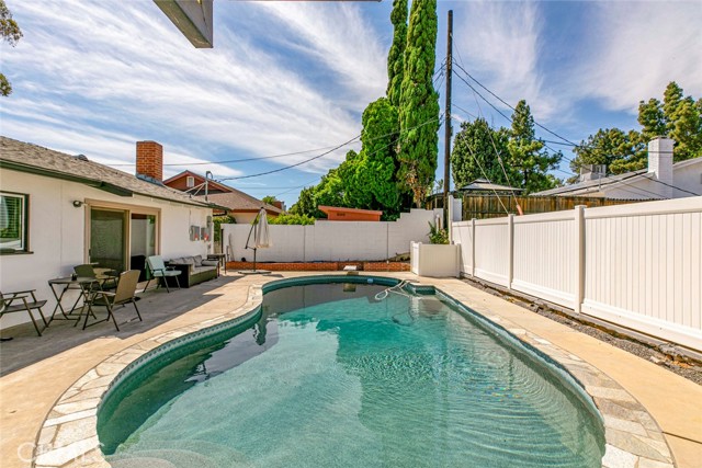 Detail Gallery Image 42 of 47 For 16931 Itasca St, Northridge,  CA 91343 - 4 Beds | 2 Baths