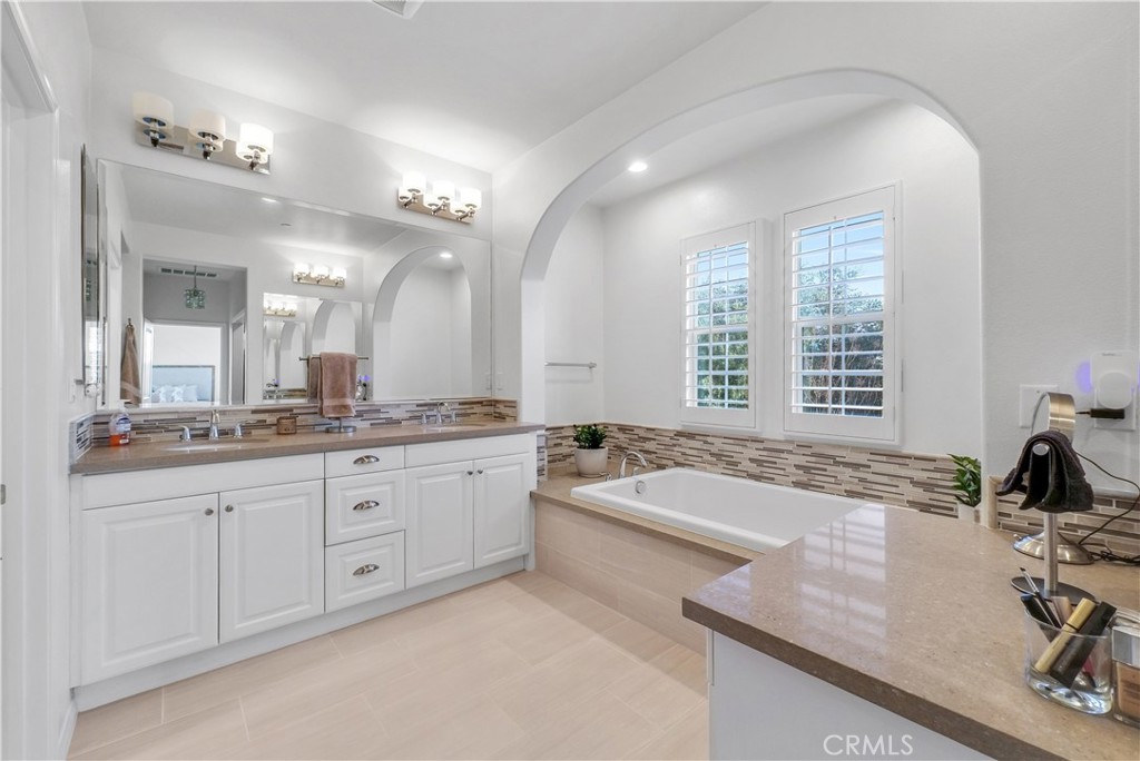 63f25216 179c 4371 Bc08 77fa46934275