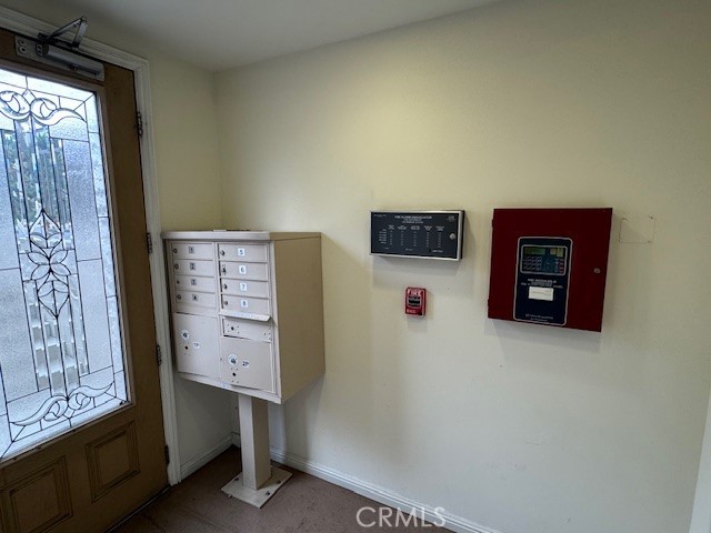 Detail Gallery Image 2 of 24 For 11501 Hatteras, North Hollywood,  CA 91601 - 3 Beds | 3 Baths