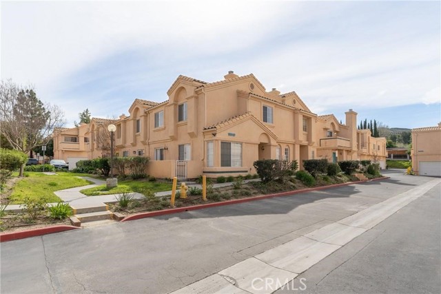 18840 Vista Del Canon, Newhall CA: https://media.crmls.org/medias/63f2e728-aeaa-49d7-a67b-206dadf35494.jpg