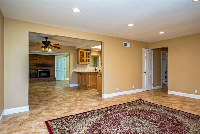 Detail Gallery Image 11 of 45 For 147 Morgan Way, Upland,  CA 91786 - 3 Beds | 2 Baths