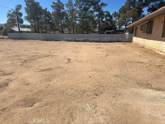7427 Oxford Avenue, Hesperia CA: https://media.crmls.org/medias/63f38886-f4c9-41d8-b222-707f55b40155.jpg