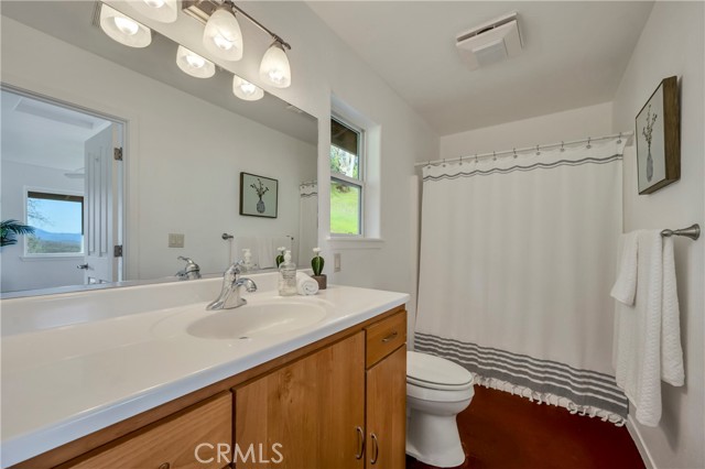 17023 Hofacker Lane, Lower Lake CA: https://media.crmls.org/medias/63f41bac-8afa-4bcc-a4cb-85c6faf61c3f.jpg