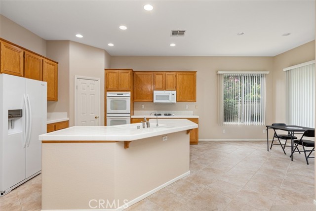28658 Shady Brook Drive, Menifee CA: https://media.crmls.org/medias/63f47667-0d47-4b7f-a457-1032156602c0.jpg