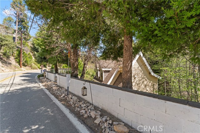 29613 Hook Creek Road, Cedar Glen CA: https://media.crmls.org/medias/63f4b5e4-b34a-492a-a138-276cf377f7e5.jpg