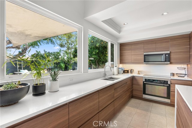 Detail Gallery Image 6 of 43 For 20442 Harbor Isle Ln, Huntington Beach,  CA 92646 - 3 Beds | 2 Baths