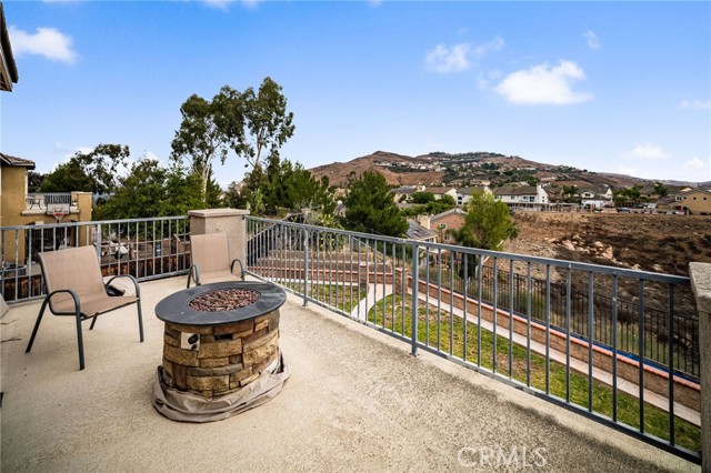 16219 Skyridge Drive, Riverside CA: https://media.crmls.org/medias/63f5a60a-2bb3-4593-a5c1-76caff20f21a.jpg