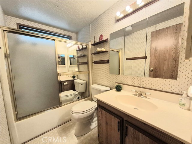 13381 Magnolia Avenue, Corona CA: https://media.crmls.org/medias/63f5a814-1f02-45ed-a8ba-151c11b4ee9a.jpg