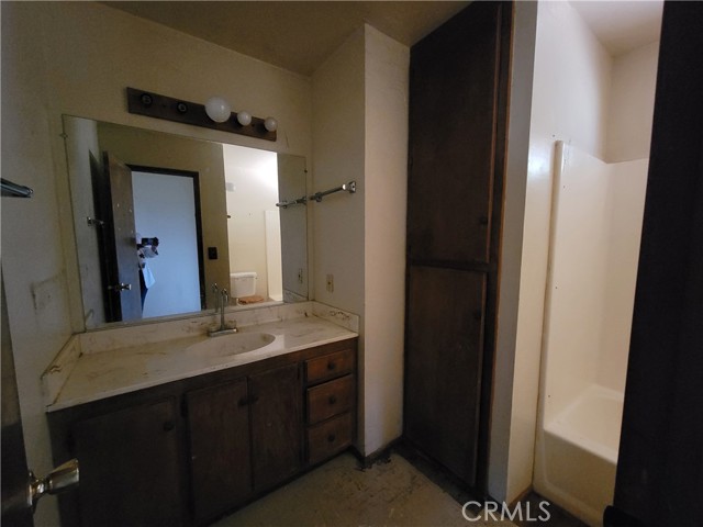 Detail Gallery Image 8 of 13 For 30573 Live Oak Dr, Running Springs,  CA 92382 - 3 Beds | 2/1 Baths