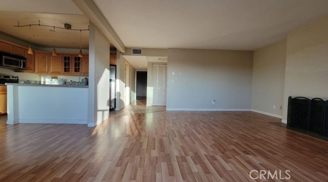 Photo #7: OC23170378 Listing 