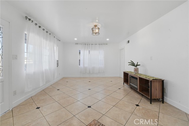 Detail Gallery Image 5 of 55 For 11602 Faculty, Norwalk,  CA 90650 - 4 Beds | 2 Baths