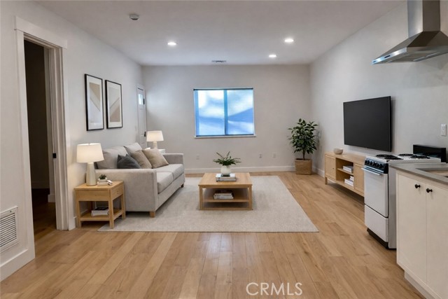 Detail Gallery Image 11 of 20 For 921 Berkeley, Claremont,  CA 91711 - 1 Beds | 1 Baths