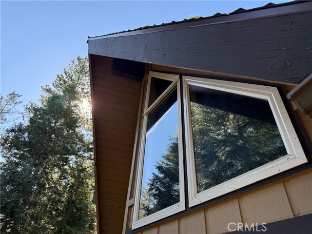 27334 Pinewood Drive, Lake Arrowhead, CA 92352