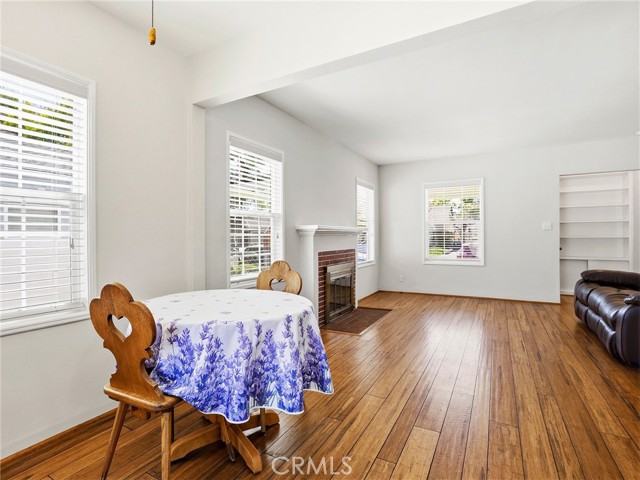 Detail Gallery Image 14 of 45 For 228 N Beachwood Dr, Burbank,  CA 91506 - 3 Beds | 1 Baths