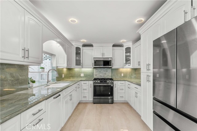 Detail Gallery Image 26 of 72 For 9915 Nevada Ave, Chatsworth,  CA 91311 - 5 Beds | 4 Baths