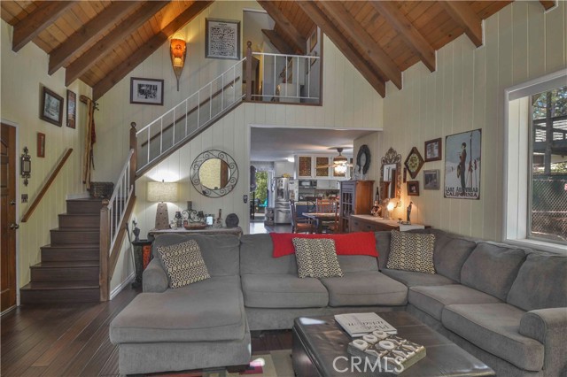 1353 Golden Rule Lane, Lake Arrowhead CA: https://media.crmls.org/medias/63f91f68-852b-41af-a6d3-aab9a5d99e97.jpg