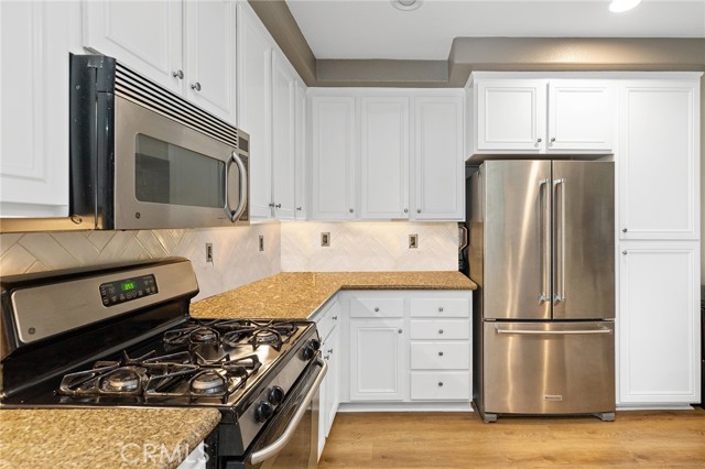 Detail Gallery Image 14 of 37 For 647 Hatfield Dr, San Marcos,  CA 92078 - 2 Beds | 2/1 Baths