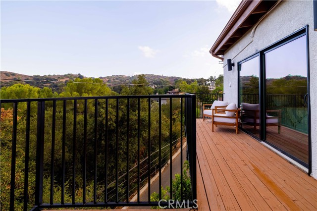 Detail Gallery Image 37 of 50 For 4300 Camello Rd, Woodland Hills,  CA 91364 - 4 Beds | 2/1 Baths