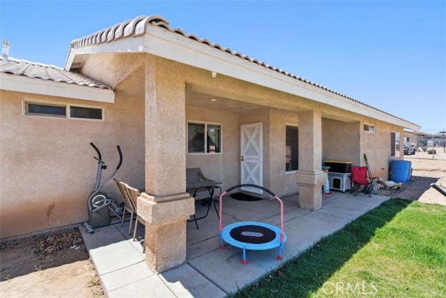 16662 Joshua Street, Hesperia CA: https://media.crmls.org/medias/63f96a7b-2748-42ad-8ffa-90b8ccf62d40.jpg