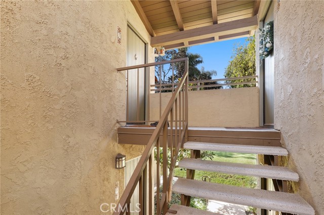 Detail Gallery Image 3 of 18 For 1345 Cabrillo Park #N04,  Santa Ana,  CA 92701 - 2 Beds | 2 Baths