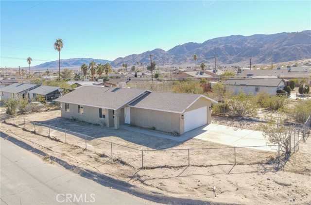 Detail Gallery Image 4 of 36 For 6213 Baileya Ave, Twentynine Palms,  CA 92277 - 3 Beds | 2 Baths