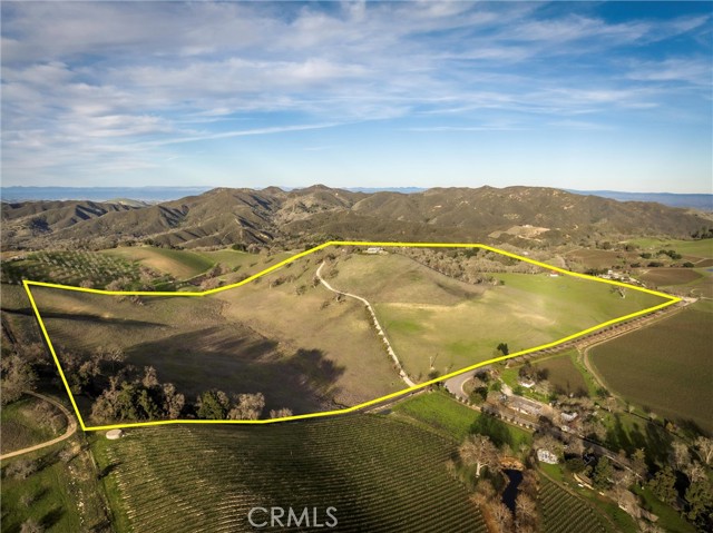 Detail Gallery Image 2 of 21 For 9308 Chimney Rock Rd, Paso Robles,  CA 93446 - 6 Beds | 4 Baths