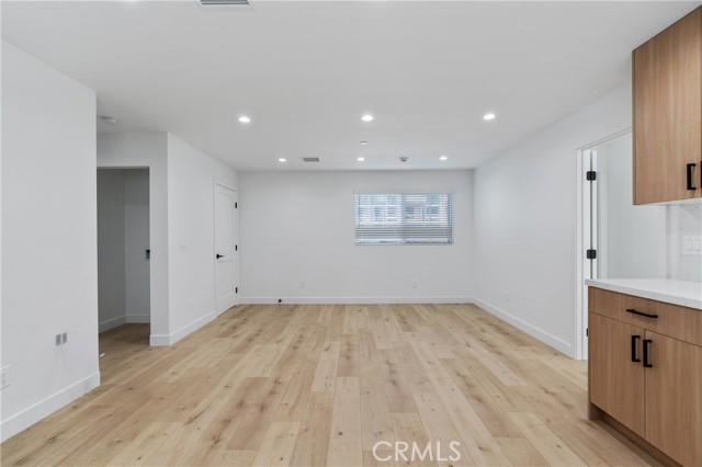 Detail Gallery Image 19 of 20 For 11140 Woodley Ave #1/2,  Granada Hills,  CA 91344 - 3 Beds | 2 Baths