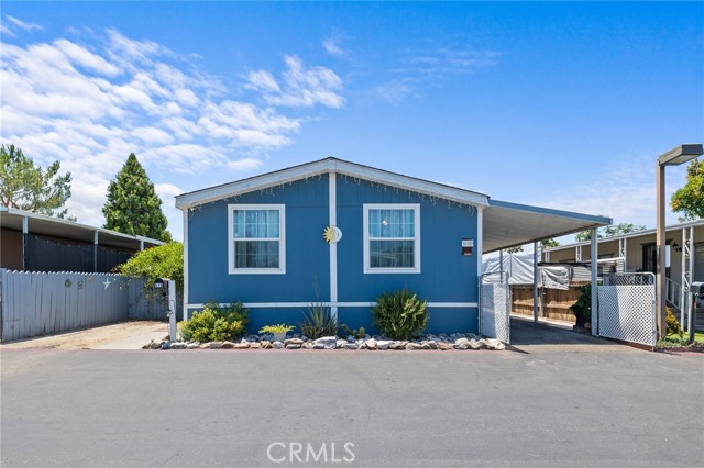 1097 N State Street, Hemet CA: https://media.crmls.org/medias/63fb0fcf-5e93-427a-b353-307c29305dd0.jpg