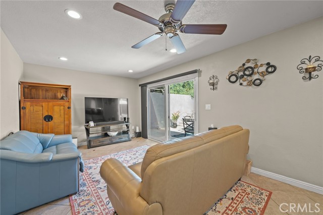 Detail Gallery Image 13 of 35 For 19402 Nestor Ave, Carson,  CA 90746 - 4 Beds | 2/1 Baths