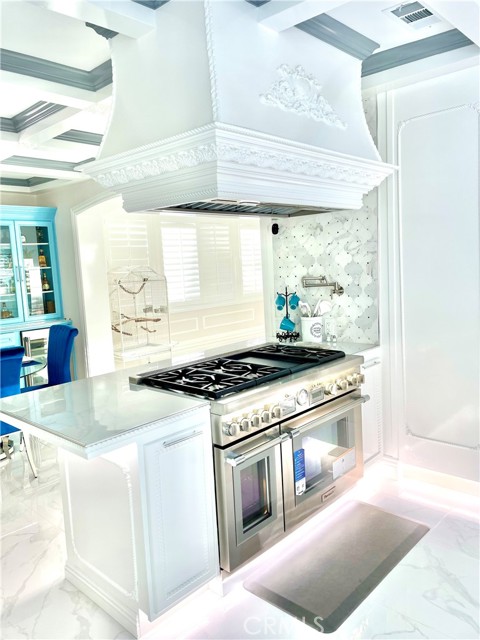 Detail Gallery Image 6 of 26 For 1204 Thoroughbred, Norco,  CA 92860 - 5 Beds | 3/1 Baths