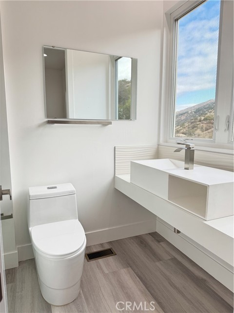 Detail Gallery Image 17 of 34 For 988 Alta Vista Rd, Simi Valley,  CA 93063 - 2 Beds | 2 Baths