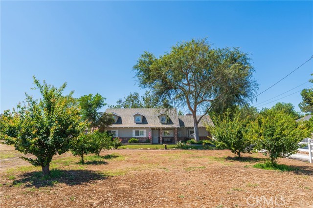 2878 2nd Street, Norco CA: https://media.crmls.org/medias/63ff49cb-00a2-4324-9ec9-f4c4a62afaab.jpg