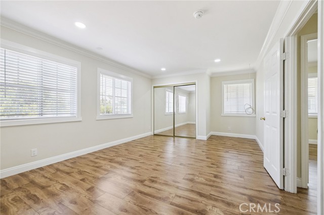 2104 Crenshaw Boulevard, Los Angeles CA: https://media.crmls.org/medias/63ff7f43-bd9b-40d8-9926-e31ae088dbe2.jpg
