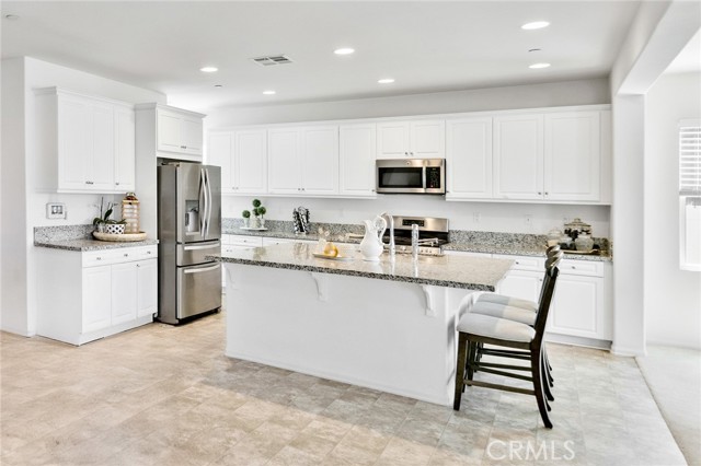 Detail Gallery Image 9 of 47 For 29304 Bent Grass, Lake Elsinore,  CA 92530 - 4 Beds | 3 Baths