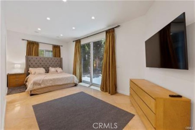 Detail Gallery Image 3 of 25 For 5353 Shirley Ave, Tarzana,  CA 91316 - 5 Beds | 4 Baths